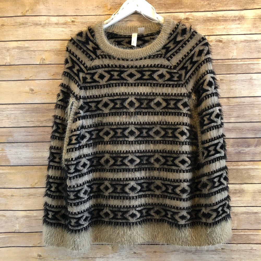 Forever 21 Exclusive Super Soft Fuzzy Sweater Poncho One Size